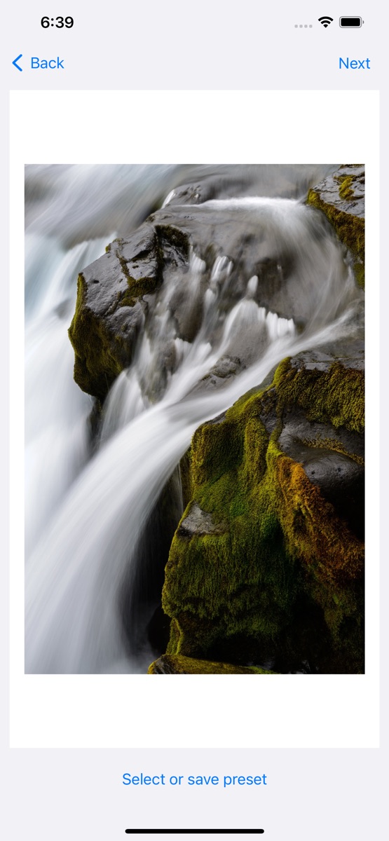 weissraum photo framing interface on iPhone
